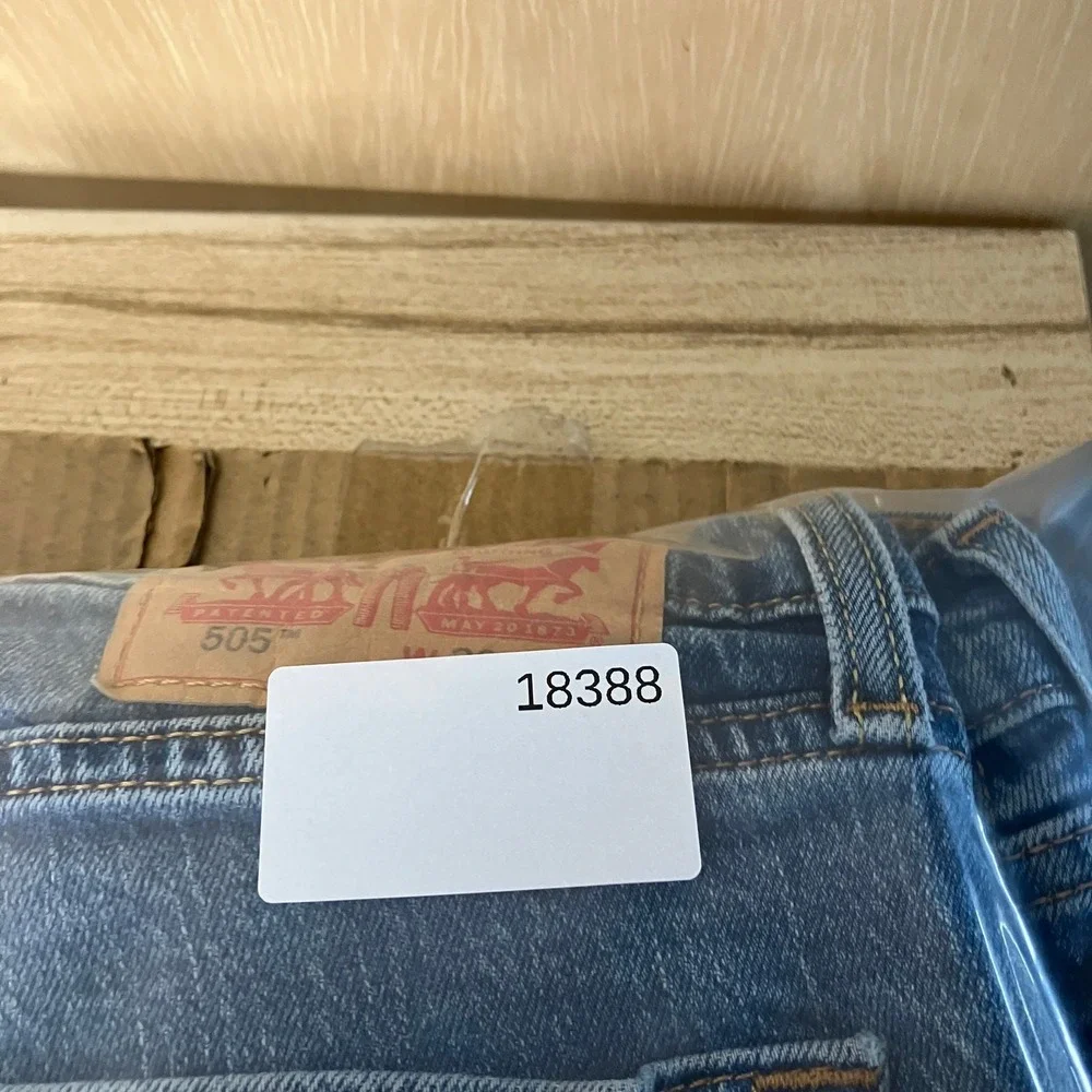 Levi's 505‎ Jeans Mens W36 L30 Straight Fit Light Wash Distressed Denim Pants